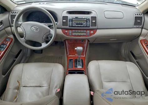 2005 Toyota Camry Le z USA, uszkodzony, nr VIN 4T1BE32K95U420846